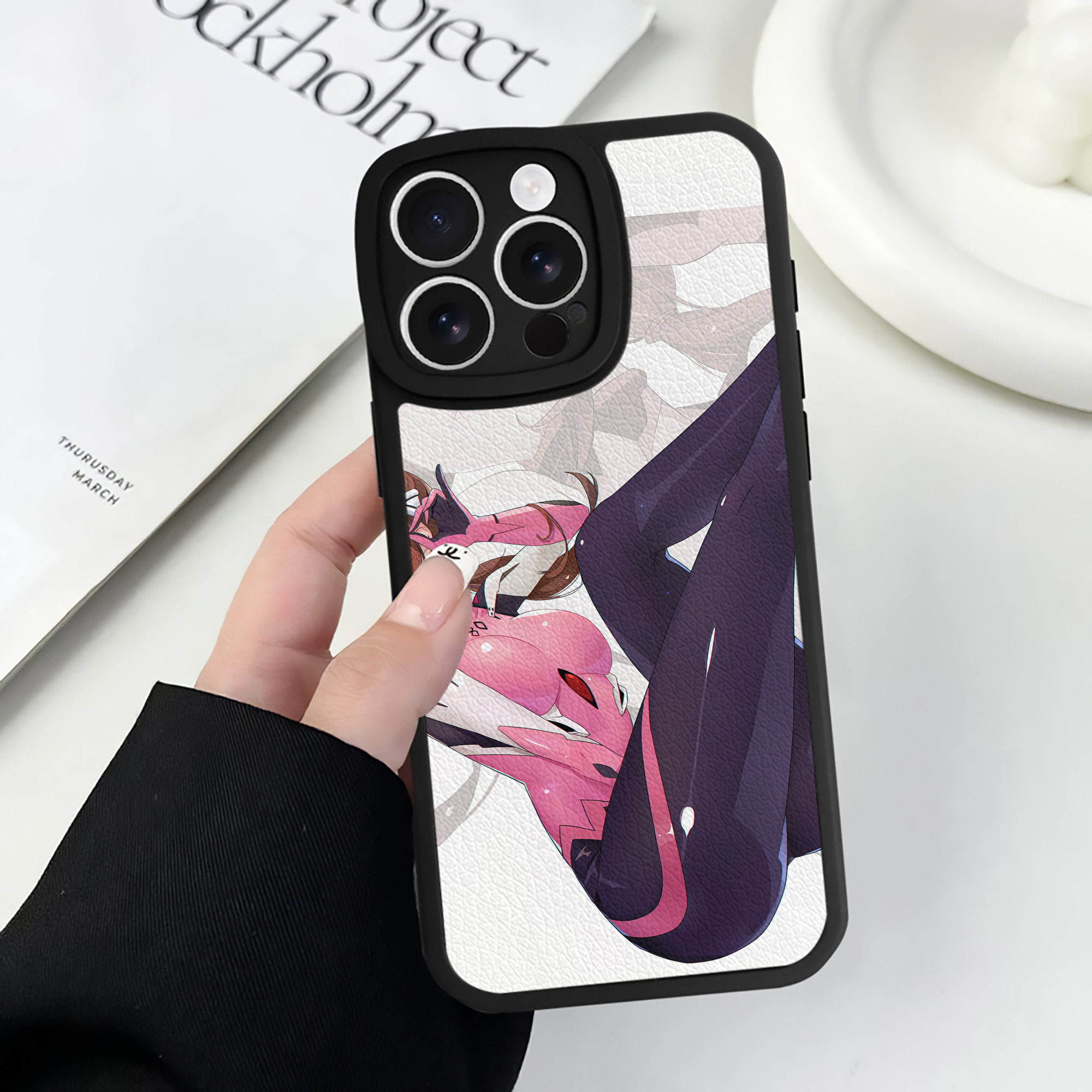 （画像用） EVA 新世紀エヴァンゲリオン 【iPhone 16シリーズ対応】シリコンスマホケース（レザー調） 材質：シリコン